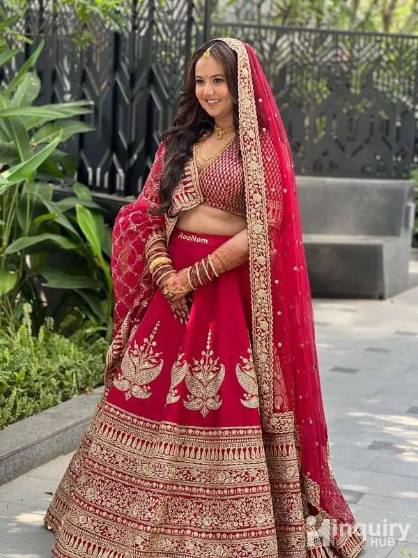 Sakshi  Artist
