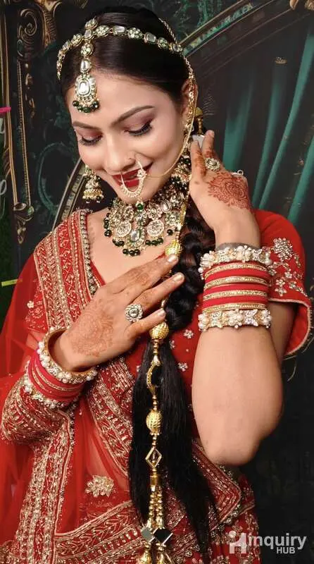 R T Glam Studio