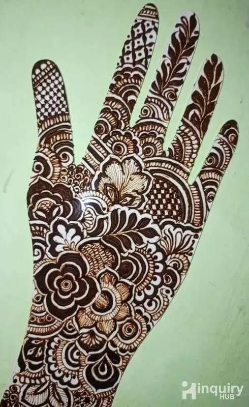 Sheefa Mehendi Artist