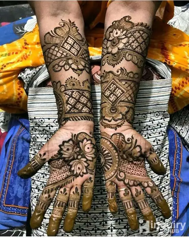Palak Mehndi Designer