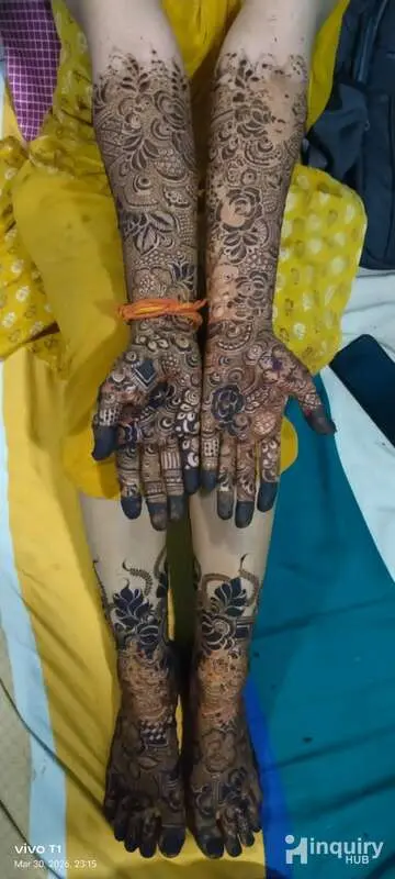 Amyra Mehendi
