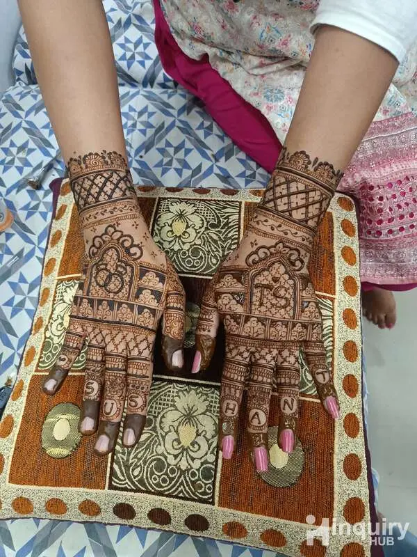Prachiii Mehndi Artist