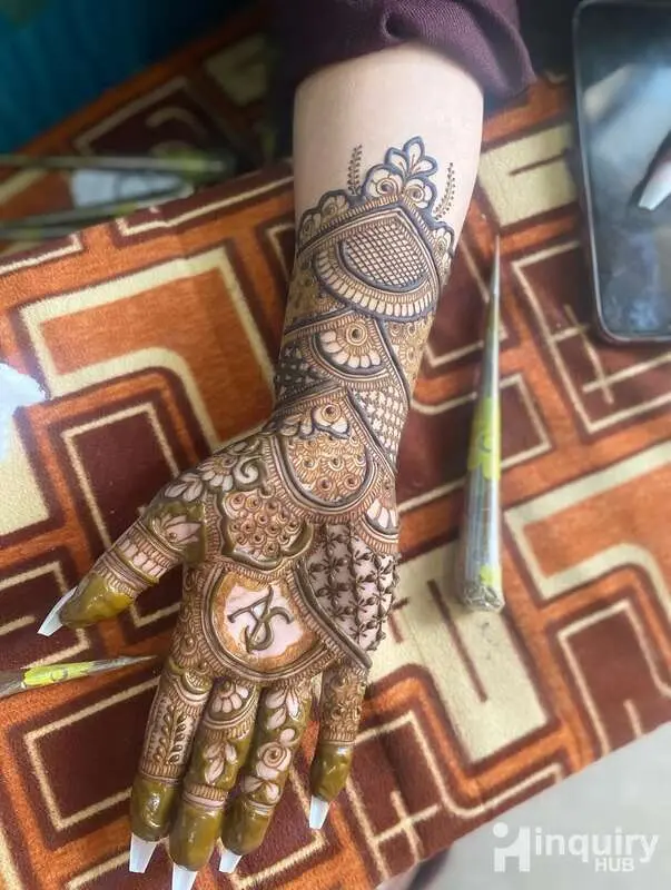 Shanvi Mehndi Art