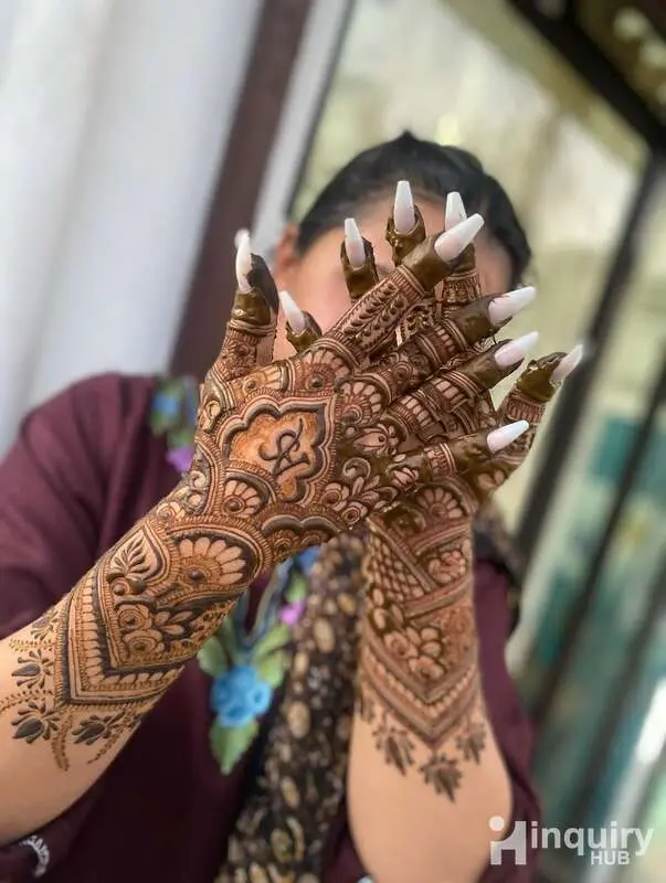 Shanvi Mehndi Art
