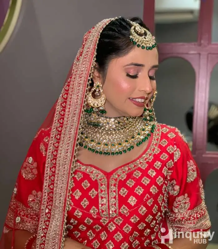 Puneet Mandowra Salon