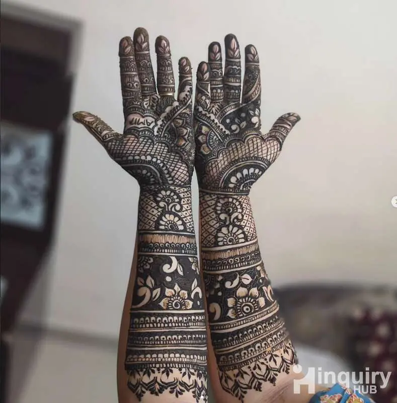 Mehndi Artist Pooja