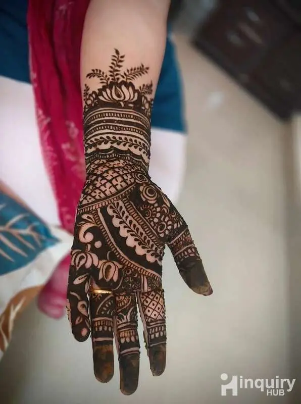 Mehndi Artist Pooja