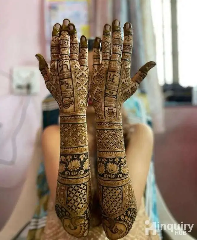 Pammmy Mehndi Artist