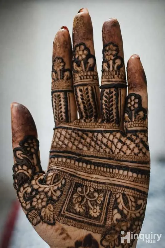 Pammmy Mehndi Artist