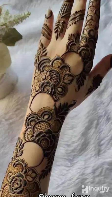 Humera Mehandi Artist