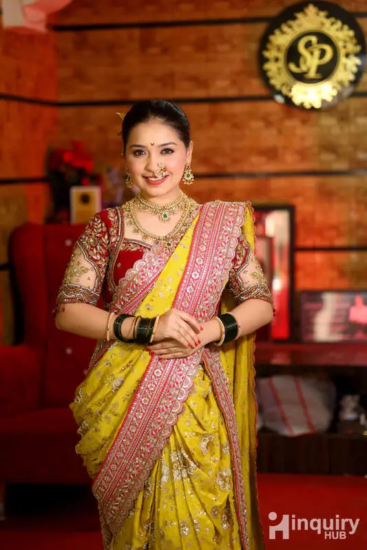 Rakhi Mekup Artist