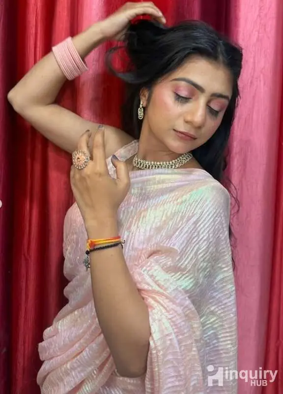 Khushi Gupta  Looksby  K