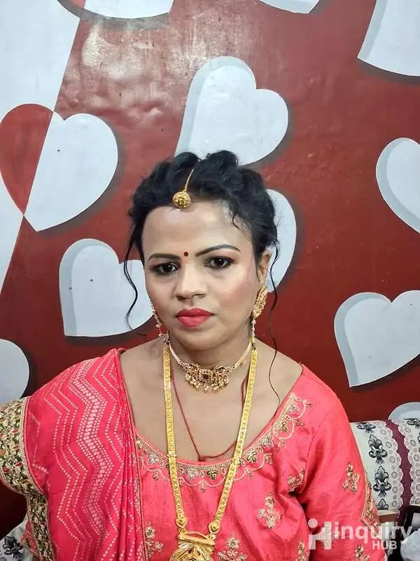 Glossy Makeover And Beauty Parlour