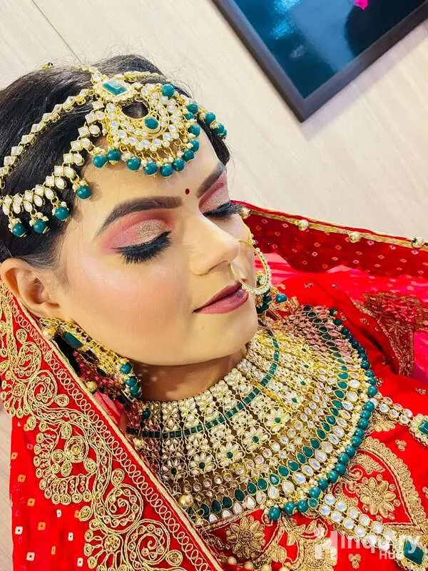 Sugandh Makeovers