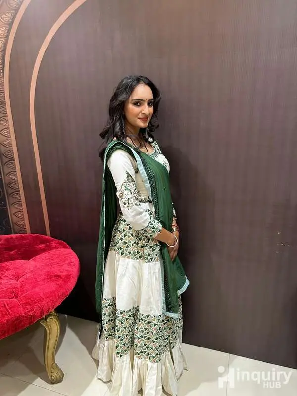 Makeup Artist By Mahi