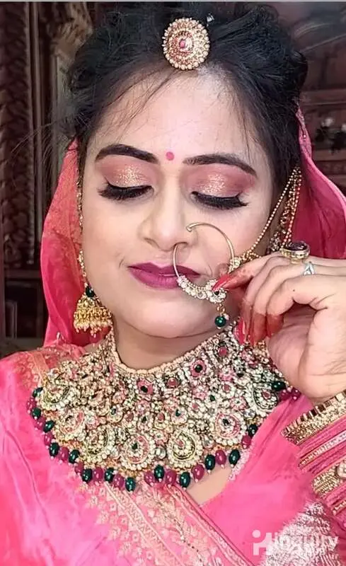 Pari Makeup Artist
