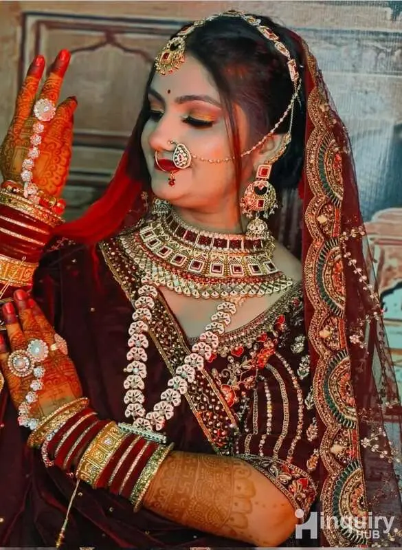 Pari Makeup Artist