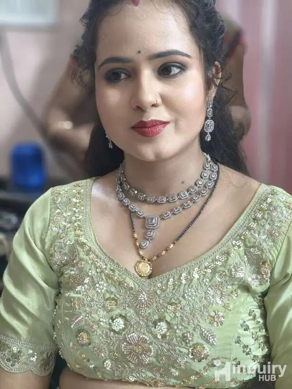 Pari Makeup Artist
