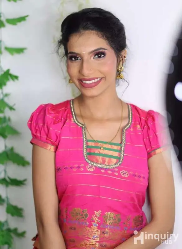 Shru Makeup Nails Art