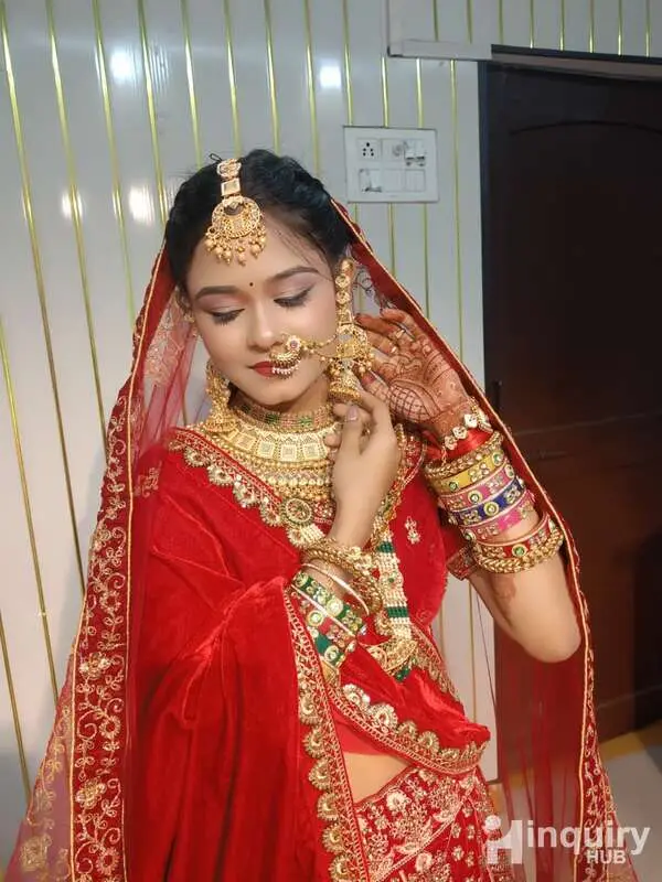 Beautician And Makeup Artists