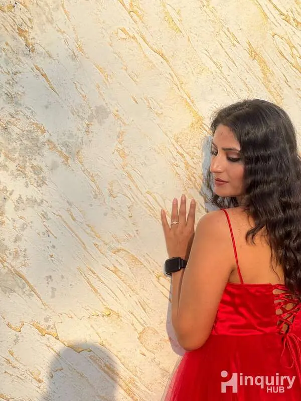 Cosmetologist Vanshika