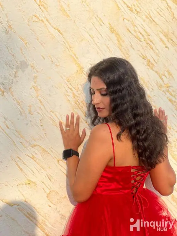 Cosmetologist Vanshika
