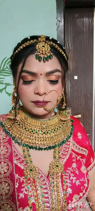 Makeup  Artits