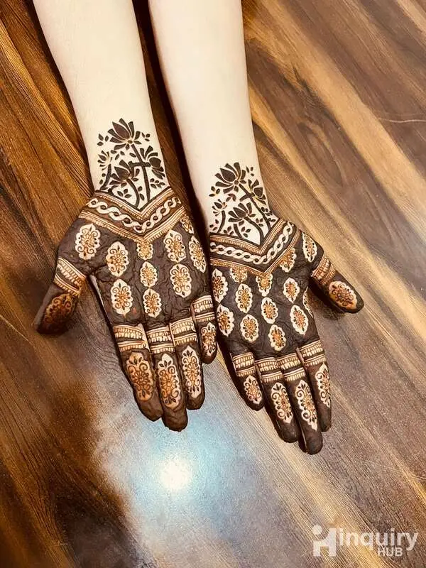 Alfiya Shakeel Khan Mehndi Artists