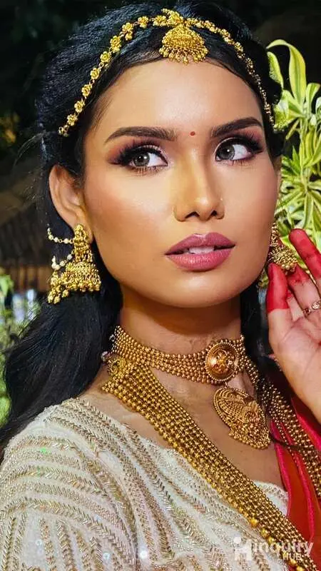 Anora Makeup Studio
