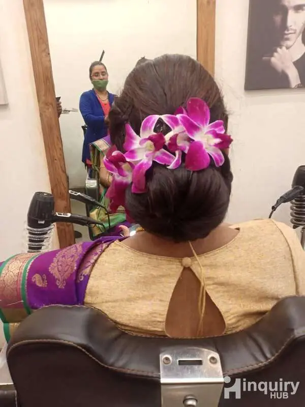 Moon Ladies Beauty Parlour