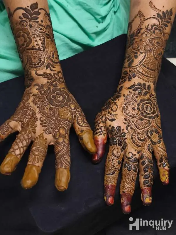 Anam Mehendi Artist