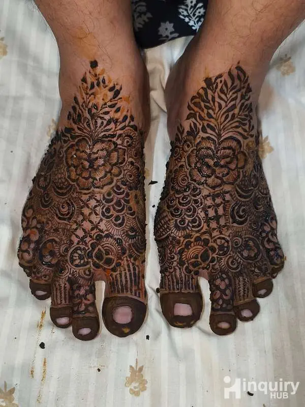 Anam Mehendi Artist