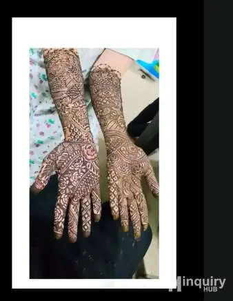 Aroosa Mehendi Artist