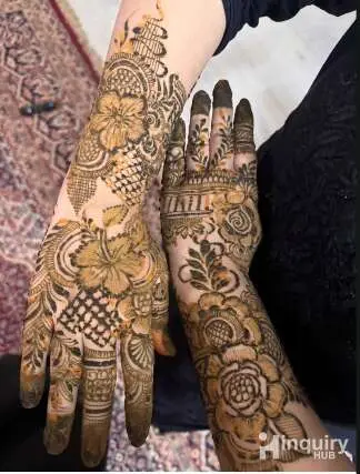 Aroosa Mehendi Artist