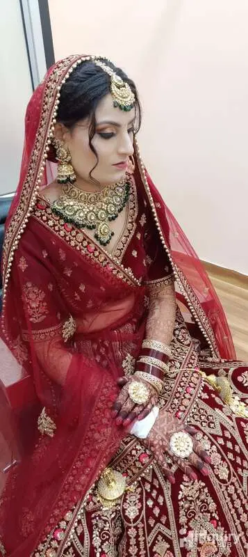 Somya Bhardwaj Beauty  Expert And Makeover