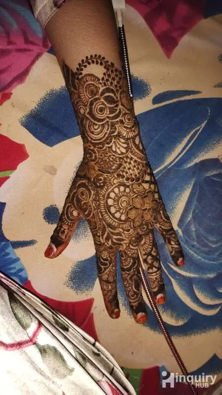 Nikhat Henna