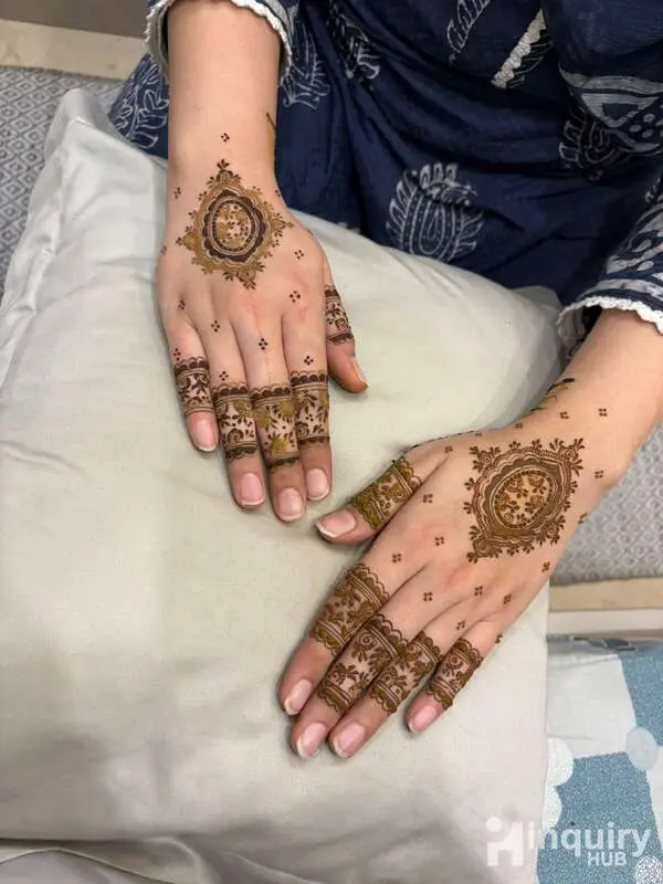 Shivani Vishwakarma Mehendi Artist