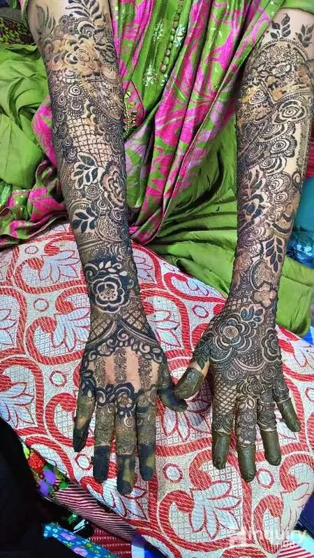 Shaikh  Mehndi  Artist