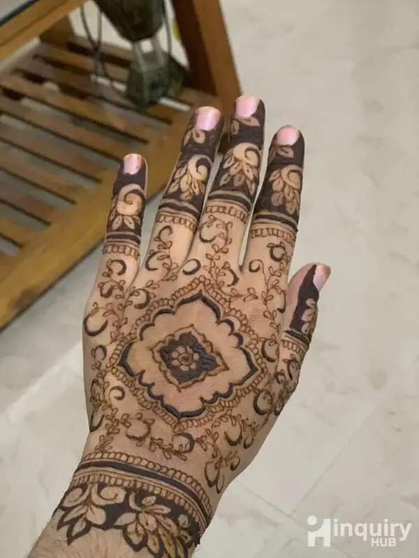 Velouramehndiartist