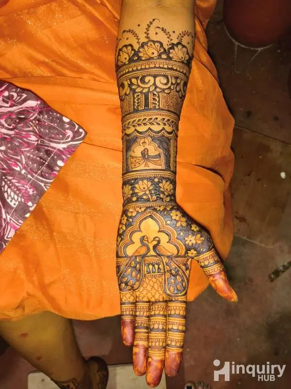 Mehndi Artist Nidhi