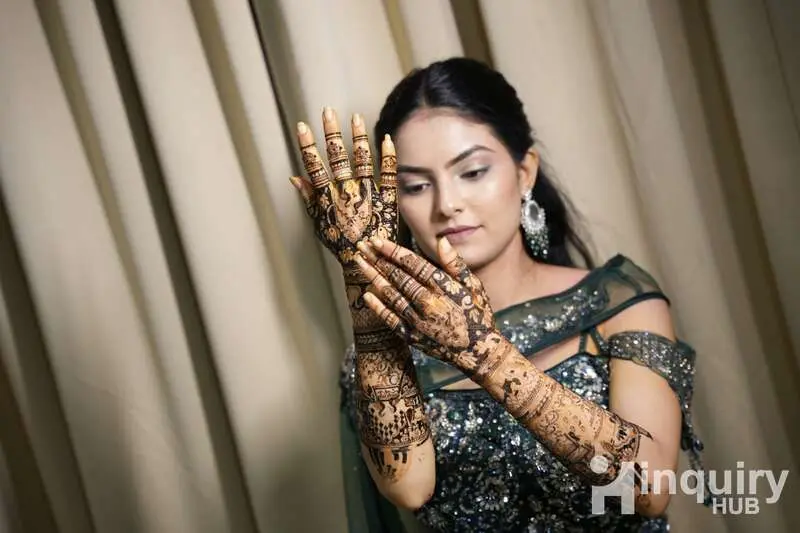 Mehndi Artist Nidhi