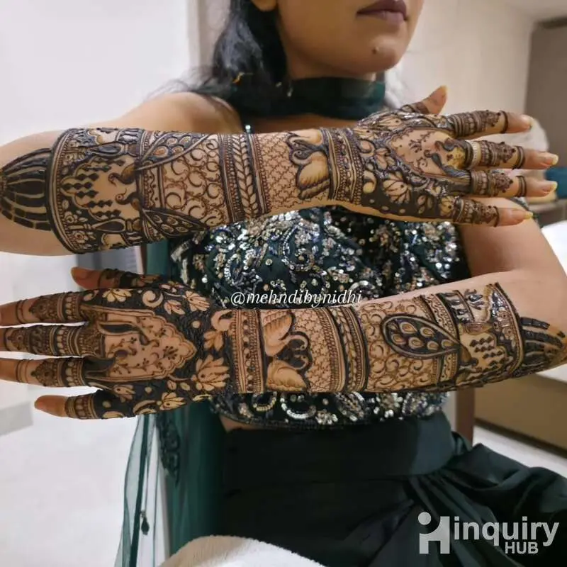 Mehndi Artist Nidhi