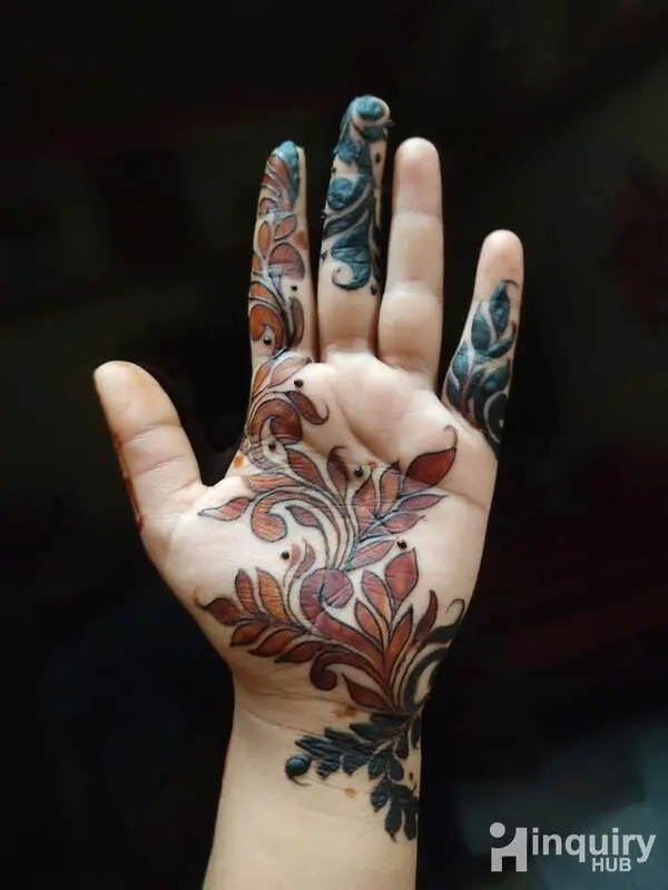 Mehndi Artist Nidhi