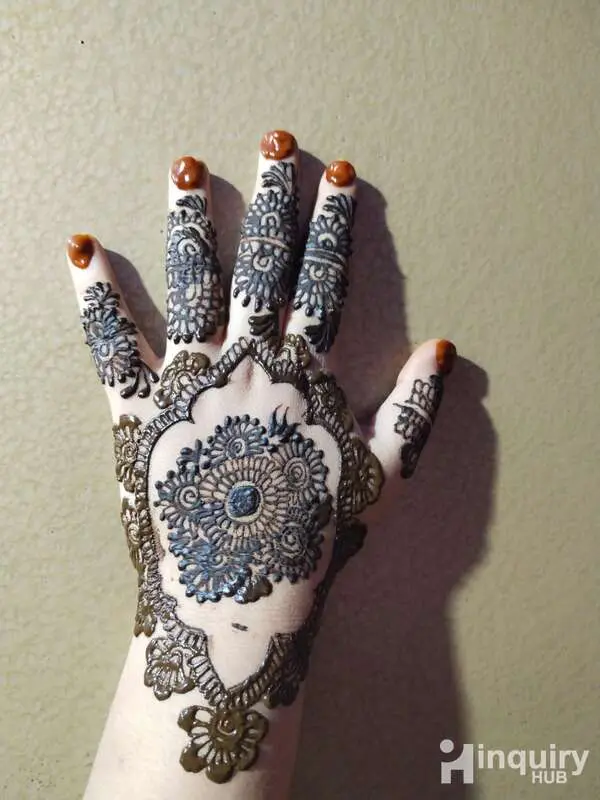 Saniya Salonki Mehndi Artist