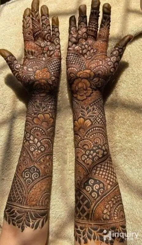 Stylish Mehndi Artist