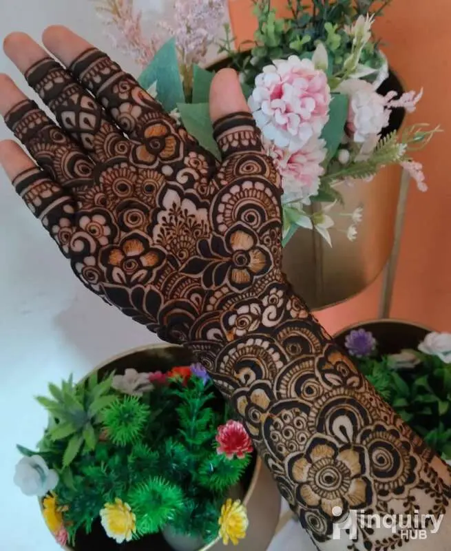 Hifza Mehendi Designs