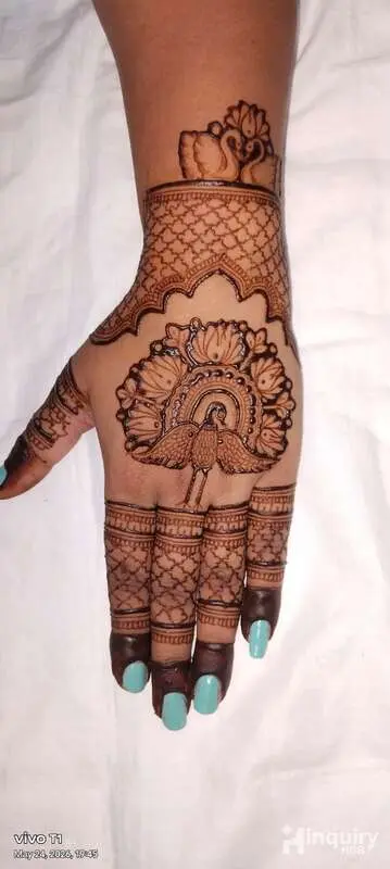 Dhanak Mehendi Artist