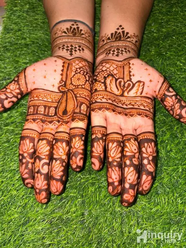Dhanak Mehendi Artist