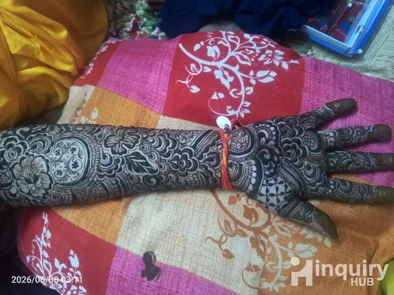 Azra Mehndi Artist