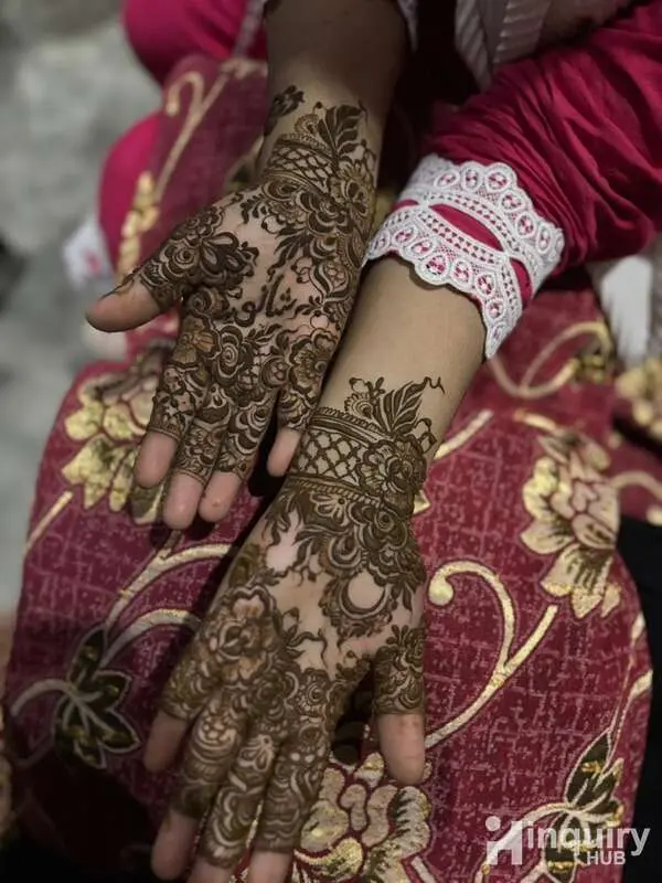 Azra Mehndi Artist